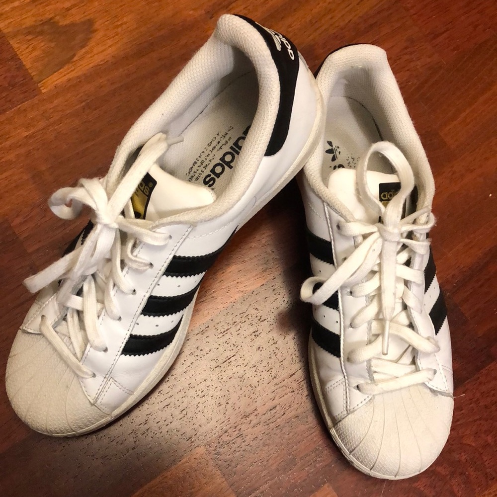 Adidas Regular fit
Leather upper&lining